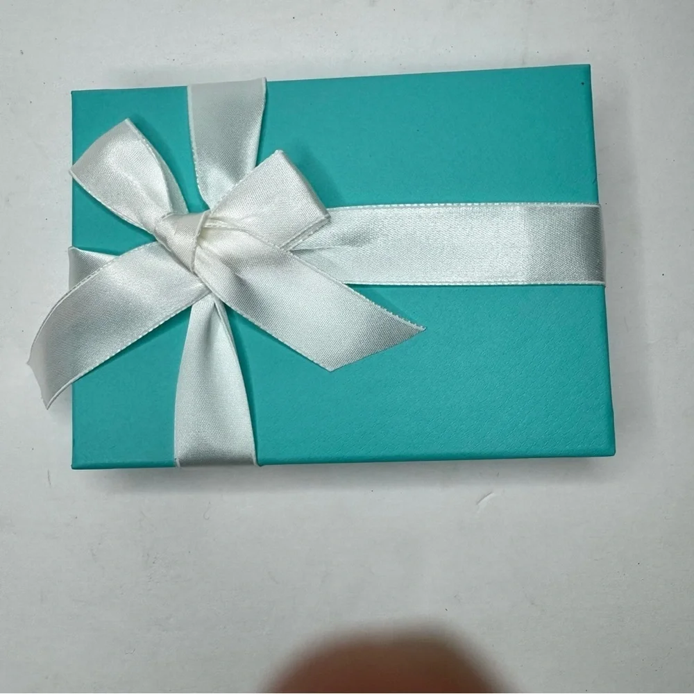 NIB Rare TIFFANY & CO. “Tiffany T” Assorted Note Cards Set of 10 New In Box - Picture 11 of 12